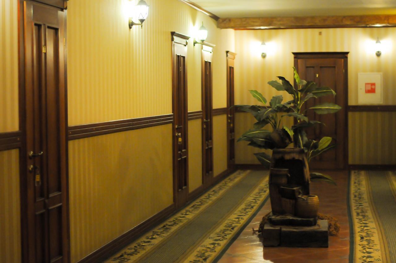 Don Kihot Hotel Novovolyns'k Exterior foto