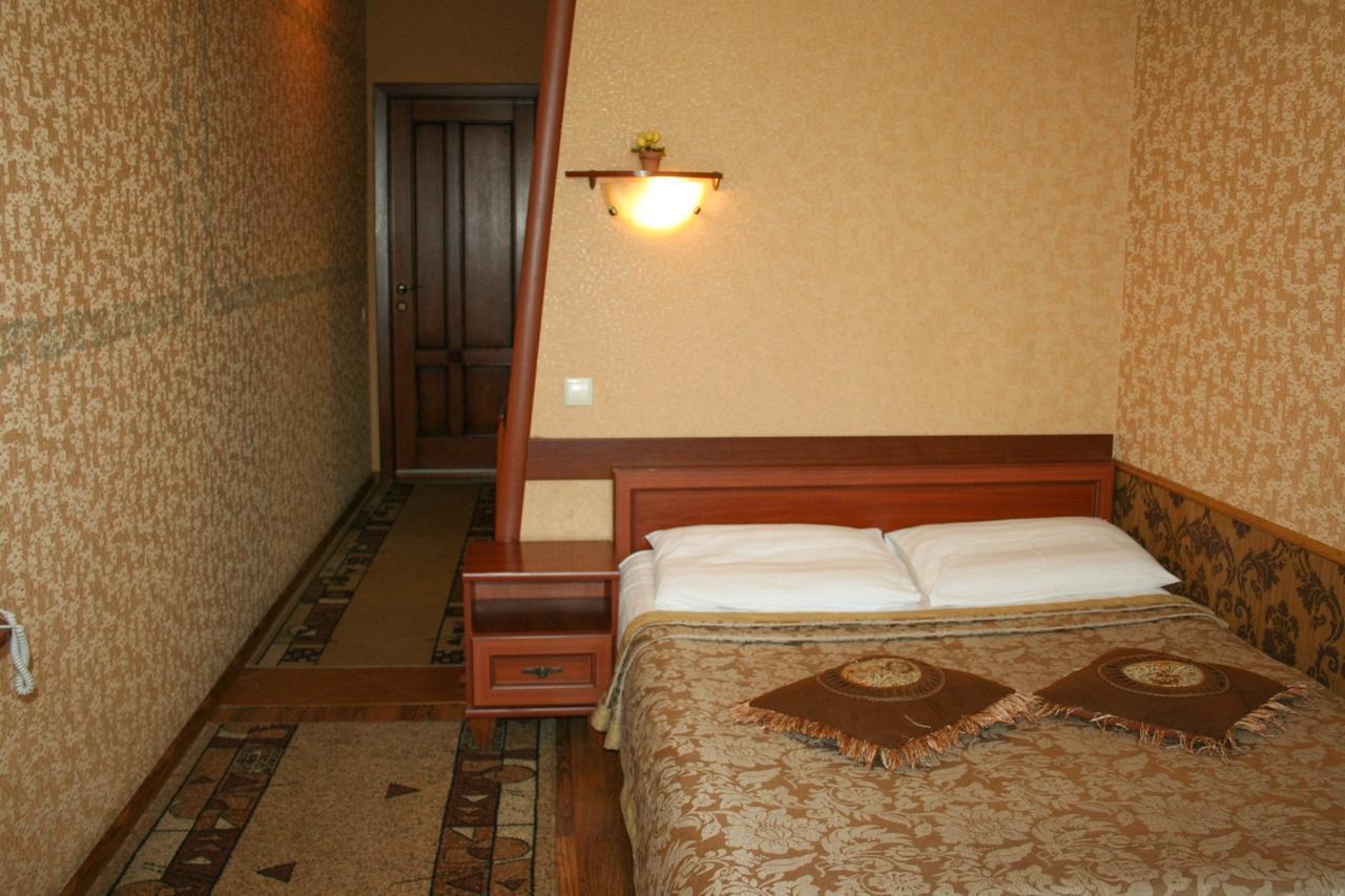 Don Kihot Hotel Novovolyns'k Habitación foto