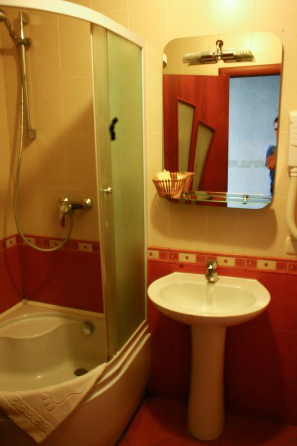 Don Kihot Hotel Novovolyns'k Habitación foto