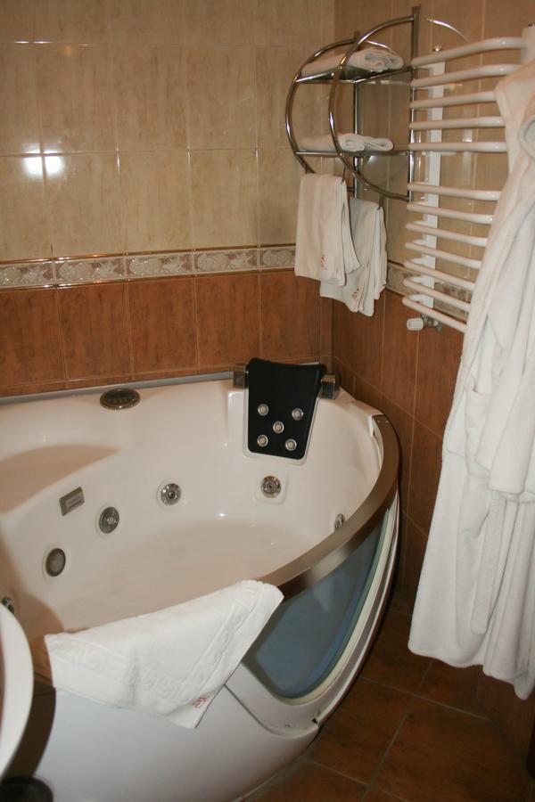 Don Kihot Hotel Novovolyns'k Habitación foto